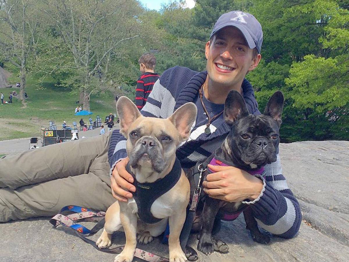 Ryan Fischer, paseador de los perros de Lady Gaga. Ryan Fischer, paseador de los perros de Lady Gaga.