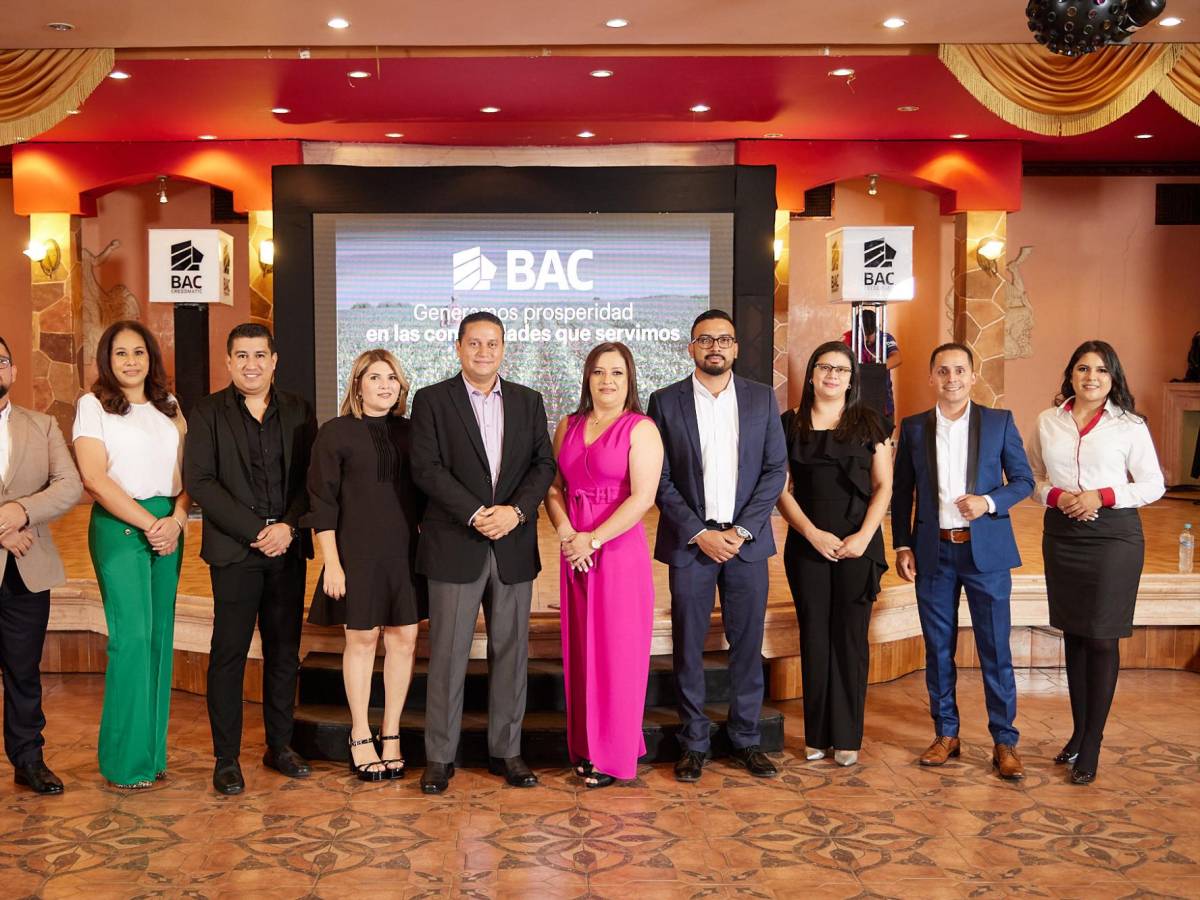Oscar Maldonado, Bannia Paz, Gerardo Lanza, Magna Rodríguez, Norman Meza, Carol Discua, Luis Galeas, Marjorie Moncada, Wilson Andino y Fabiola Pineda. Oscar Maldonado, Bannia Paz, Gerardo Lanza, Magna Rodríguez, Norman Meza, Carol Discua, Luis Galeas, Marjorie Moncada, Wilson Andino y Fabiola Pineda.