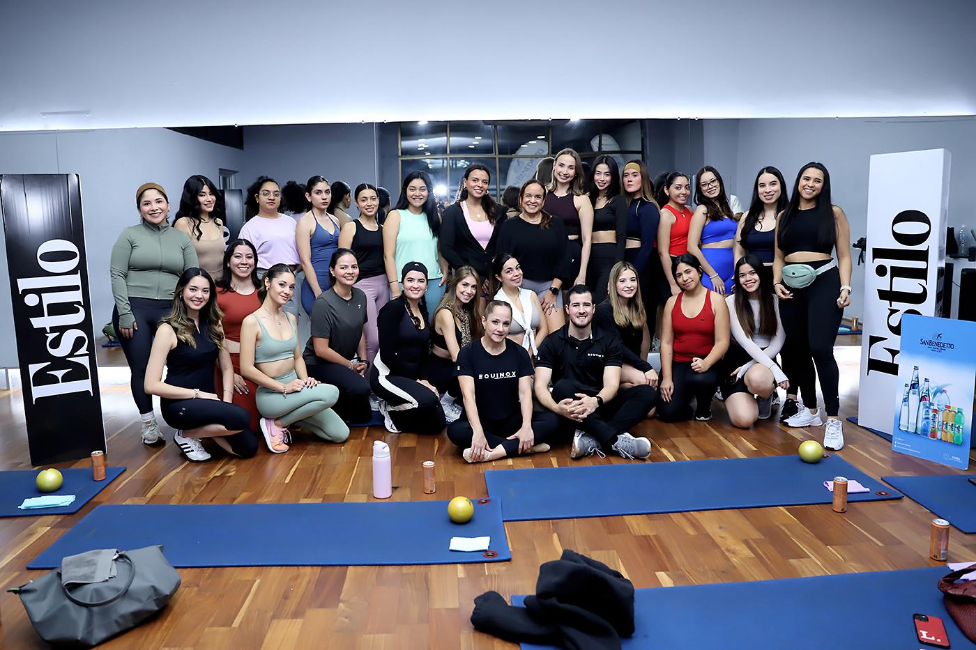 Como antesala a la décima edición de BAC Estilo Moda, Equinox, en alianza con Próspera, ofreció una experiencia privada que combinó movimiento, energía y equilibrio. El evento Showtime Stretch reunió a invitados especiales para una clase enfocada en recargar el cuerpo y mente. En un ambiente relajado y lleno de estilo, los asistentes se prepararon para vivir la emoción de las pasarelas más esperadas del año, iniciando así con buena energía la celebración de una década de moda con BAC Estilo Moda.