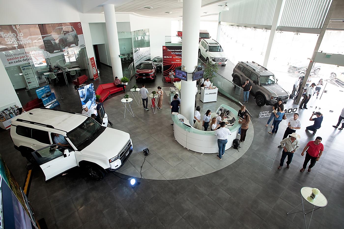 Toyota lanza nueva Land Cruiser Prado 2025