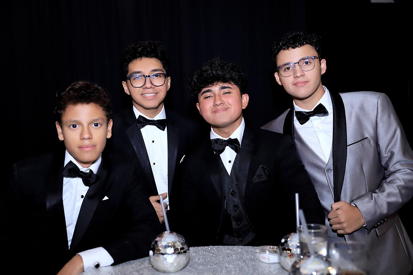 Fiesta de la prom 2025 de Mayan School