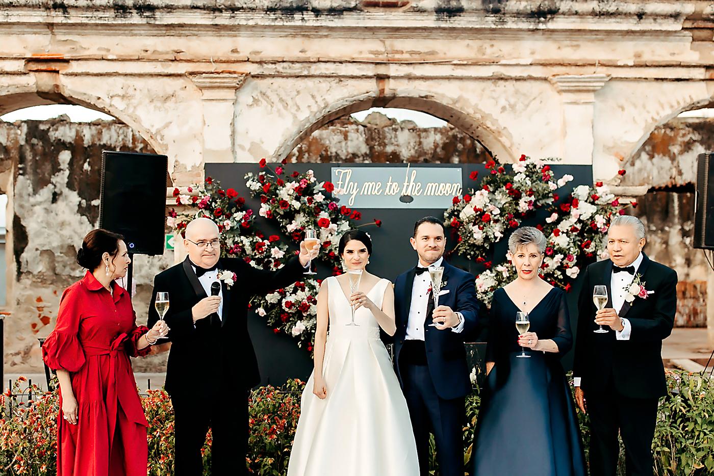 La boda de Maria Renee López y Juan Manuel Bran