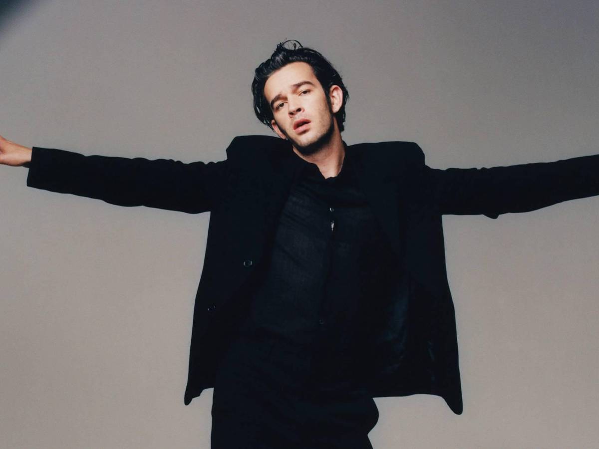 Matthew es hijo de la estrella de la TV Denise Welch y del actor Tim Healy. Matthew es hijo de la estrella de la TV Denise Welch y del actor Tim Healy.