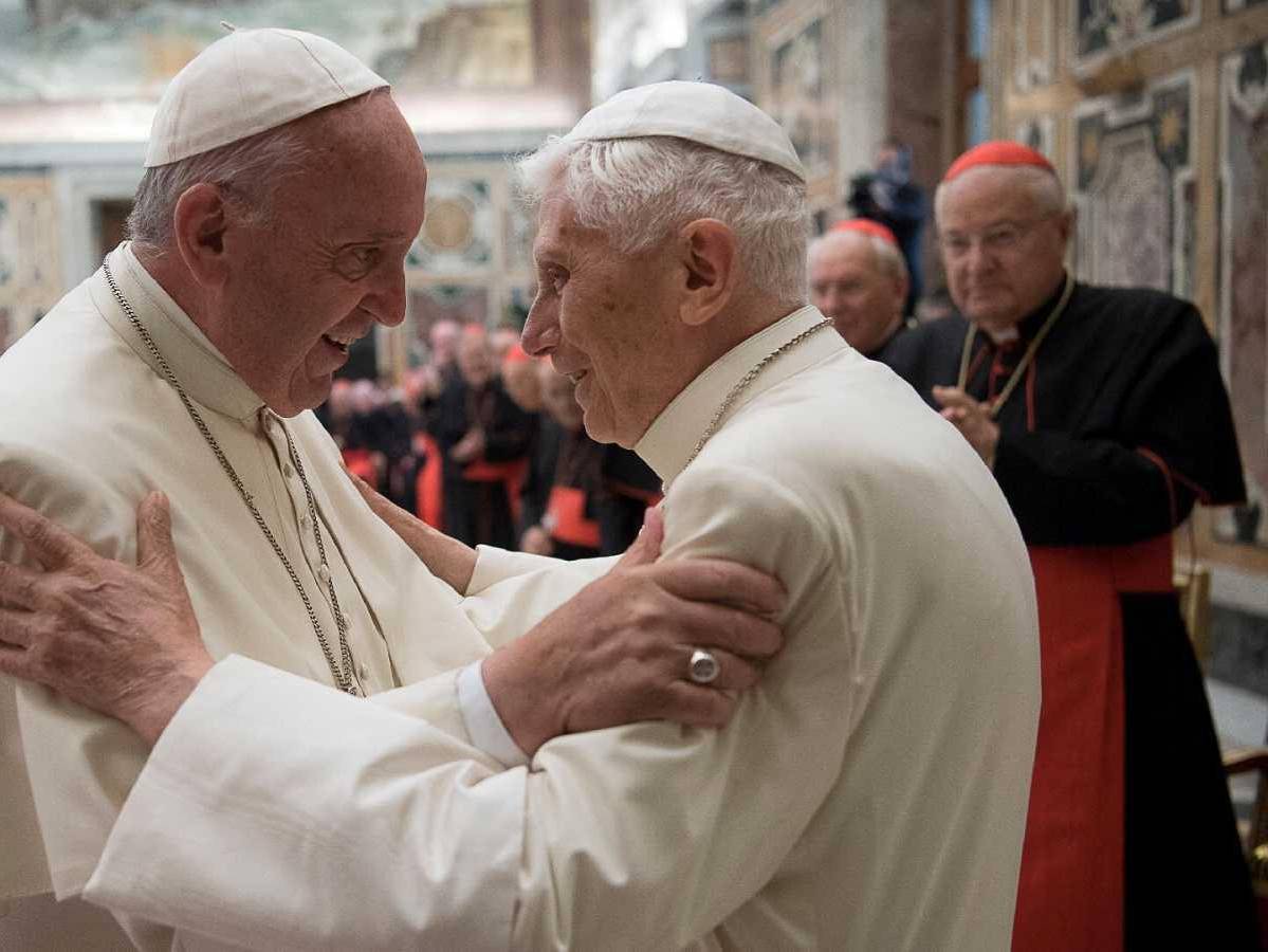Muere Benedicto XVI Muere Benedicto XVI