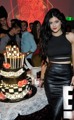 Happy sweet 16 Kylie Jenner!