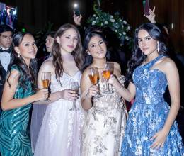 En una noche llena de emoción y nostalgia, los seniors 2026 de Happy Days &amp; Freedom Institute disfrutaron su prom night en el salón Napoleón del hotel Copantl &amp; Convetion Center, marcando el inicio de una noche maravillosa que quedará para siempre en sus corazones.