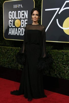 Angelina Jolie arrives for the 75th Golden Globe Awards on January 7, 2018, in Beverly Hills, California. / AFP PHOTO / VALERIE MACON