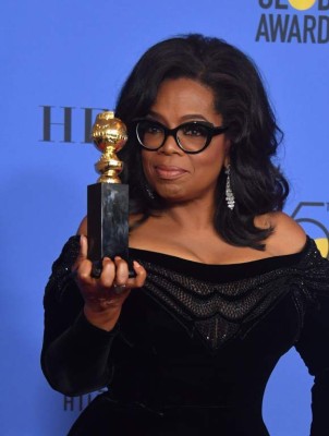 Oprah Winfrey recibió el premio Cecile B Deille en los Golden Globes Oprah Winfrey recibió el premio Cecile B Deille en los Golden Globes