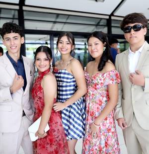 En una luminosa mañana, los seniors 2026 de Mayan School se reunieron para celebrar su esperado Senior Brunch, un encuentro lleno de alegría, nostalgia y unión. El evento tuvo lugar en el restaurante La Cumbre, en un ambiente rodeado de naturaleza, donde los estudiantes lucieron elegantes atuendos y compartieron un desayuno lleno de risas, abrazos y recuerdos. En una luminosa mañana, los seniors 2026 de Mayan School se reunieron para celebrar su esperado Senior Brunch, un encuentro lleno de alegría, nostalgia y unión. El evento tuvo lugar en el restaurante La Cumbre, en un ambiente rodeado de naturaleza, donde los estudiantes lucieron elegantes atuendos y compartieron un desayuno lleno de risas, abrazos y recuerdos.