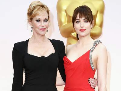 Dakota Johnson and Melanie GriffithCincuenta sombras de Grey. ¿Debemos mencionar algo más?