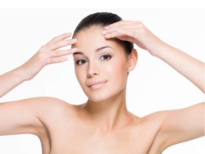 Comienza con las cejasPorque son las alas de la belleza. Definir una forma horizontal por encima de tus ojos, incluso un ligero cambio en su forma, longitud, o el color puede hacer una enorme diferencia en el equilibrio, carácter y buena apariencia de tu cara. Así que antes de la depilación con pinzas toma una mirada larga y analítica. No planees ninguna alteración drástica, probablemente tu arco natural te luce mejor. Comienza con las cejasPorque son las alas de la belleza. Definir una forma horizontal por encima de tus ojos, incluso un ligero cambio en su forma, longitud, o el color puede hacer una enorme diferencia en el equilibrio, carácter y buena apariencia de tu cara. Así que antes de la depilación con pinzas toma una mirada larga y analítica. No planees ninguna alteración drástica, probablemente tu arco natural te luce mejor.