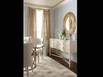 El tono dorado regresa cada vez más fuerte y lo puedes encontrar en muebles, adornos, y accesorios para tu hogar. Si quieres agregar tonos dorados a tu hogar manteniendo siempre un look moderno, INDUMA te recomienda combinarlos con muebles y adornos blancos, como ser esta consola o alfombra blanca. En INDUMA puedes encontrar estos muebles y accesorios para hacer esta bella combinación.Para agendar: Induma Blvd. Morazán, 1/2 cuadra antes de Plaza Criolla. Tel. 2232-3362/ 2232-0208 El tono dorado regresa cada vez más fuerte y lo puedes encontrar en muebles, adornos, y accesorios para tu hogar. Si quieres agregar tonos dorados a tu hogar manteniendo siempre un look moderno, INDUMA te recomienda combinarlos con muebles y adornos blancos, como ser esta consola o alfombra blanca. En INDUMA puedes encontrar estos muebles y accesorios para hacer esta bella combinación.Para agendar: Induma Blvd. Morazán, 1/2 cuadra antes de Plaza Criolla. Tel. 2232-3362/ 2232-0208