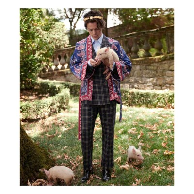 Harry Styles posa junto a animalitos para campaña de Gucci