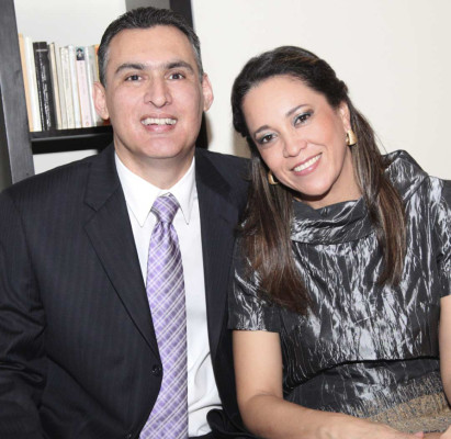 El compromiso matrimonial de Atenas Hernández y Juan Merino
