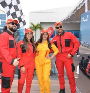 La marca Shell, líder a nivel mundial en el rubro de combustibles, celebra su alianza con la Scudería Ferrari a través de su evento exclusivo “Watch the Race”. La reconocida marca organizó un emocionante encuentro para lideres de opinión y medios de comunicación, quienes tuvieron la oportunidad de disfrutar una transmisión en vivo de la carrera de Fórmula 1 en el Gran Premio de Miami.