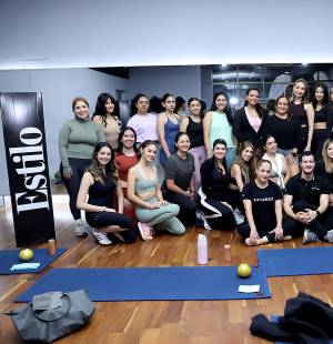 Como antesala a la décima edición de BAC Estilo Moda, Equinox, en alianza con Próspera, ofreció una experiencia privada que combinó movimiento, energía y equilibrio. El evento Showtime Stretch reunió a invitados especiales para una clase enfocada en recargar el cuerpo y mente. En un ambiente relajado y lleno de estilo, los asistentes se prepararon para vivir la emoción de las pasarelas más esperadas del año, iniciando así con buena energía la celebración de una década de moda con BAC Estilo Moda.