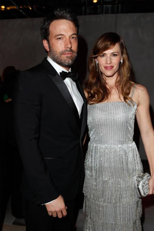 Ben Affleck se toma un respiro de Jennifer López y es captado con su ex esposa