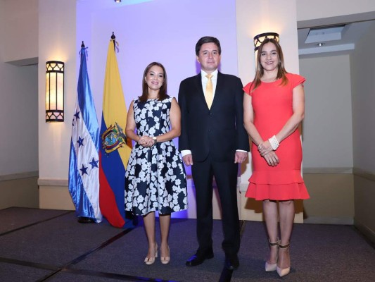 Olga Alvarado, Miguel Vasco Viteri y Nelly Jerez