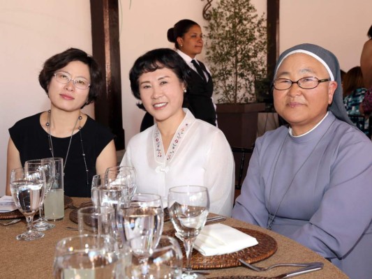 Damas diplomáticas realizan almuerzo a beneficio de la 'Villa de las Niñas'