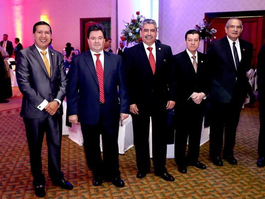 Fausto Benítez, Guillermo Bueso, Gabriel Delgado, Ricardo Aguilar y Arturo Medrano