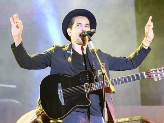 Tegucigalpa vivió una noche increíble en el concierto de Fonseca y Bacilos   