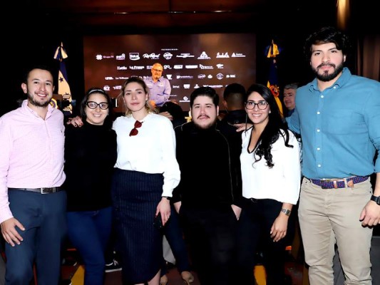 Monique Asfura y Jurek Jablonicky junto al equipo de producción del Festival Cultural 'Plácido Domingo en el corazón de Honduras' Monique Asfura y Jurek Jablonicky junto al equipo de producción del Festival Cultural 'Plácido Domingo en el corazón de Honduras'