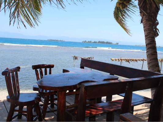 Desde East End podras disfrutar de un descanso inolvidable. Foto: Honduras Tips. Desde East End podras disfrutar de un descanso inolvidable. Foto: Honduras Tips.