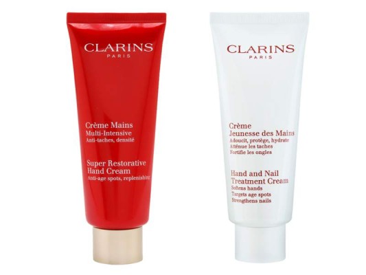 Super Restorative MI CREME MAINS: Desde la primera aplicación, esta crema fundente, absorbente y sin efecto graso, deja las manos suaves, lisas y tersas. Con cada aplicación, sus extractos vegetales redensificantes, unificantes y fortificantes se alían para preservar la belleza y la juventud de las manos hasta la punta de las uñas. Y Crema juventud de las de Manos es para todo tipo de piel que suaviza, protege e hidrata al mismo. Super Restorative MI CREME MAINS: Desde la primera aplicación, esta crema fundente, absorbente y sin efecto graso, deja las manos suaves, lisas y tersas. Con cada aplicación, sus extractos vegetales redensificantes, unificantes y fortificantes se alían para preservar la belleza y la juventud de las manos hasta la punta de las uñas. Y Crema juventud de las de Manos es para todo tipo de piel que suaviza, protege e hidrata al mismo.