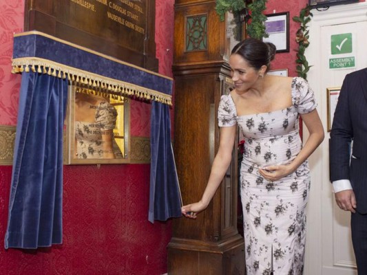 Meghan Markle visita la residencia de ancianos de la Royal Variety
