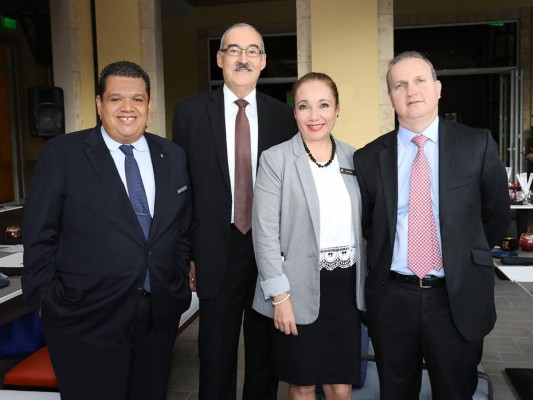 Los ejecutivos del hotel InterContinental Carlos Centeno, Jorge Pico, Tania Durón, Roger Díaz (Fotos: Hector Hernpandez)