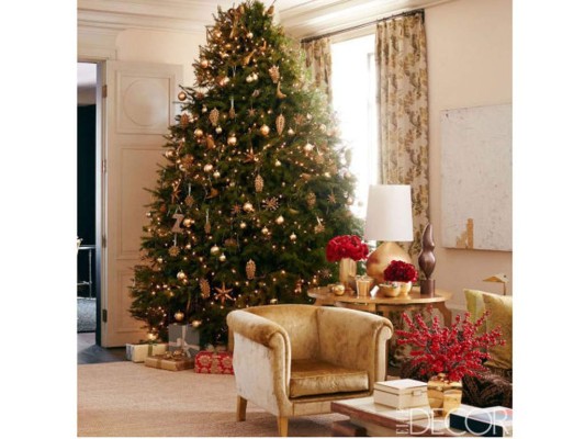 Perfectamente simétricoAl igual que todo lo demás en su vida, tu árbol de Navidad tiene que ser impecable. Encontrar el árbol adecuado no es una actividad divertida y festiva para ti. Es una tarea de vital importancia que toma una cuidadosa investigación y una precisión extrema. Cada rama tiene que ser robusta y exuberante, cada lado uniforme. Cuando llega el momento de decorar, cada adorno debe coincidir y ser colocado justo para asegurar un perfecto equilibrio. Y una vez que lo tienes preparado a tu más alto nivel, no debe ser tocado. Perfectamente simétricoAl igual que todo lo demás en su vida, tu árbol de Navidad tiene que ser impecable. Encontrar el árbol adecuado no es una actividad divertida y festiva para ti. Es una tarea de vital importancia que toma una cuidadosa investigación y una precisión extrema. Cada rama tiene que ser robusta y exuberante, cada lado uniforme. Cuando llega el momento de decorar, cada adorno debe coincidir y ser colocado justo para asegurar un perfecto equilibrio. Y una vez que lo tienes preparado a tu más alto nivel, no debe ser tocado.