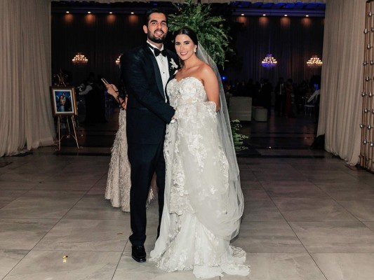 Los recién casados: Gamal Nazar y su amada esposa Melanie Andonie. Foto:Daniel Madrid