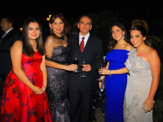 Elegante fiesta nupcial para Sofia Barletta y Jorge Vitanza