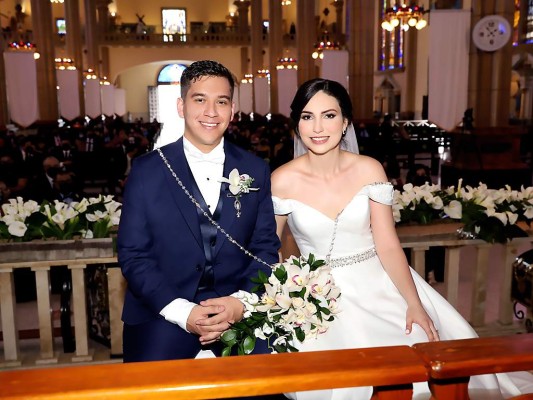 Los felices novios Los felices novios