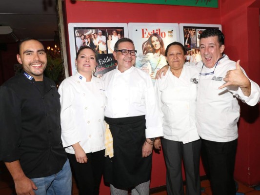 Jose Luis Escalante, Paola Castejón, Erich Bondy, Celina Caballero y Daniel Oconnor (Fotos Hector Hernández)