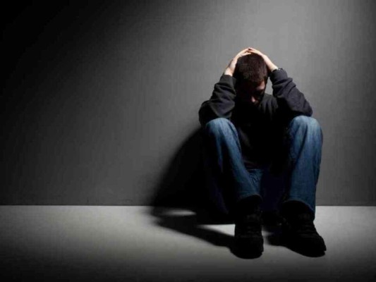 Antes que todo es importante entender que los pensamientos suicidas los puede tener cualquiera, no debemos sentirnos culpables si es nuestro caso. Sentirse abrumado por una situación o un problema es de humanos y tratar de ocultarlo solo empeorará las cosas. Tener estos pensamientos no es ningún defecto del carácter, ni implica necesariamente que seas débil o tengas un trastorno mental grave. Sencillamente, a veces sentimos más dolor del que somos capaces de enfrentar.<br/>