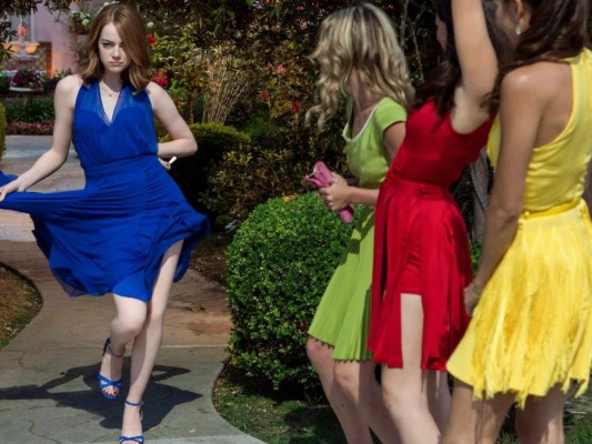 2. Vestuario: el estilo súper femenino y delicado de Mia: vestidos, colores, sencillez y buen gusto. Es un punto a favor, y no hay duda, creará tendencia.
