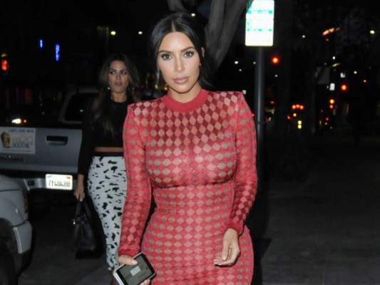 Kim Kardashian y la difícil tarea de aceptar su curvilínea figura post embarazo