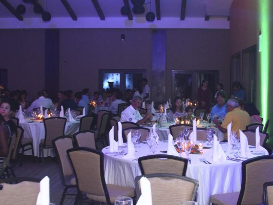 ESTILO ofrece cena a jugadores del ‪Honduras Open‬ PGA Tour