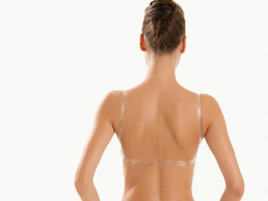 10. Olvídate de los tirantes transparentes. Ni las teenagers los llevan. No más. Fueron una mala idea y unca se verán formales. Algunos expansores pueden alargar la vida del bra, son pequeños cuadritos con broches, que le añaden un par de centímetros al contorno, así se salvan algunos de tus favoritos. Pero lo mejor es uno nuevo.