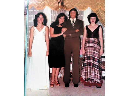 Con sus hermanos Olga, Xiomara, Raúl y Ana Castro