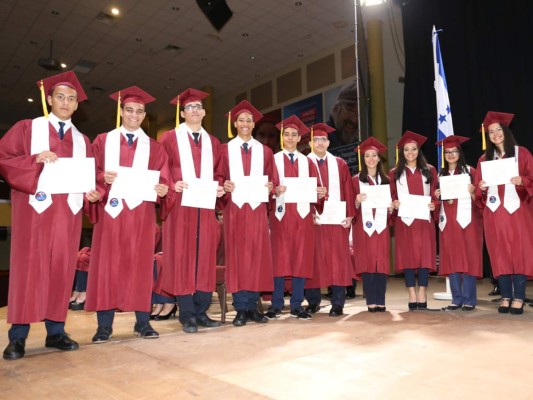 Graduación de CEAD Christian School