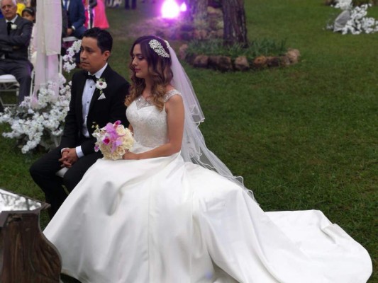 La boda de Ana Lucía Hernández y Edmond Madrid