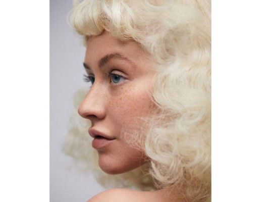 Christina Aguilera posa sin maquillaje