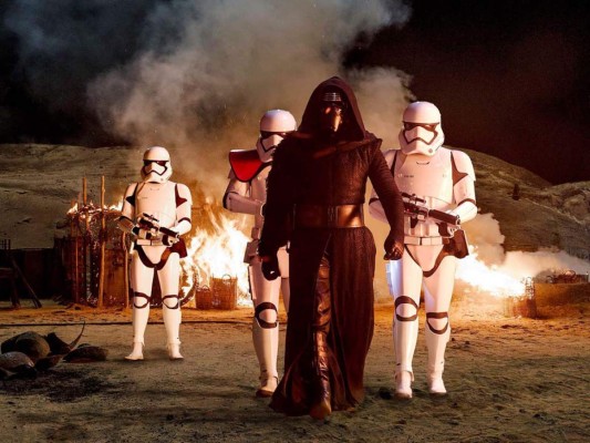 Millonaria taquilla para 'Star Wars' en tiempo récord