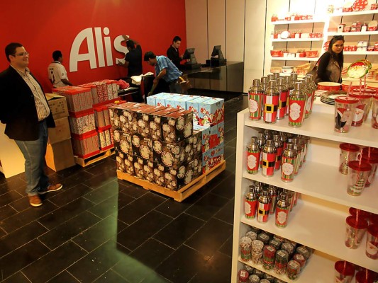 Aliss inaugura tienda en Mall Multiplaza