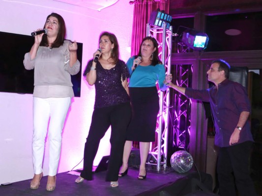 Karaoke night para Mayda Ayestas