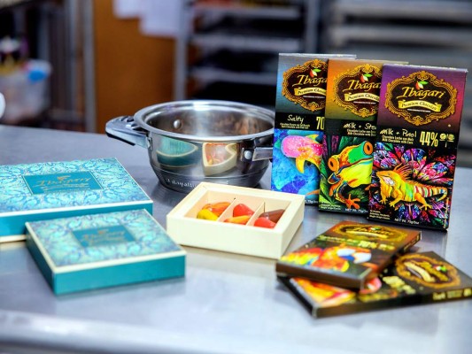 Ibagari ofrece una línea profesional para chocolatiers y pasteleros y una línea de chocolates que incluye una gama de barras de chocolate creadas con cacao premium hondureño de distintos sabores utilizando frutas características de la costa hondureña. Ibagari ofrece una línea profesional para chocolatiers y pasteleros y una línea de chocolates que incluye una gama de barras de chocolate creadas con cacao premium hondureño de distintos sabores utilizando frutas características de la costa hondureña.