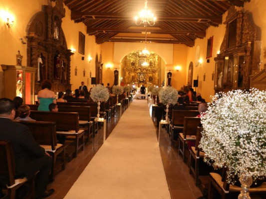 Ceremonia religiosa de Jennifer Andara y Alexandros Dicoulis