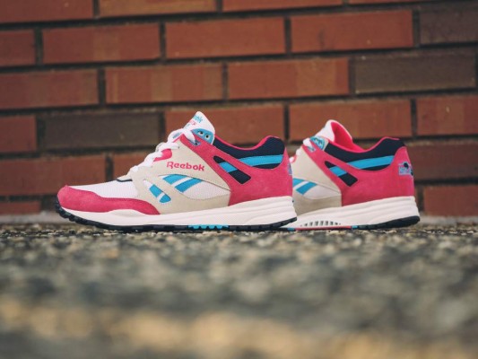 Reebok cuenta con una línea de originales diseños que inició en la década de los ochenta. Sus últimos trabajos muestran una fuerte influencia de ese periodo. Reebok cuenta con una línea de originales diseños que inició en la década de los ochenta. Sus últimos trabajos muestran una fuerte influencia de ese periodo.